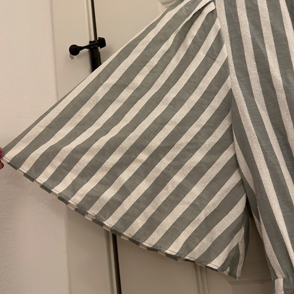 Gianni Bini Billie Striped Wrap Dress SZ MDD - Picture 5 of 7